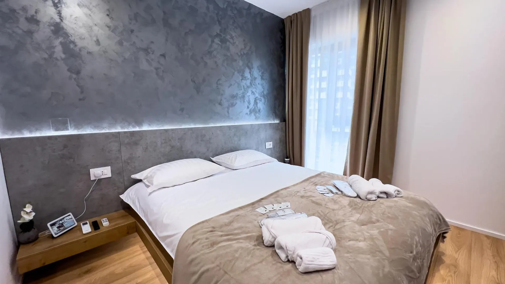 Luminosa - Smart Luxury Apartment In Aviatiei - Free Parking - Ev Station بوخارست